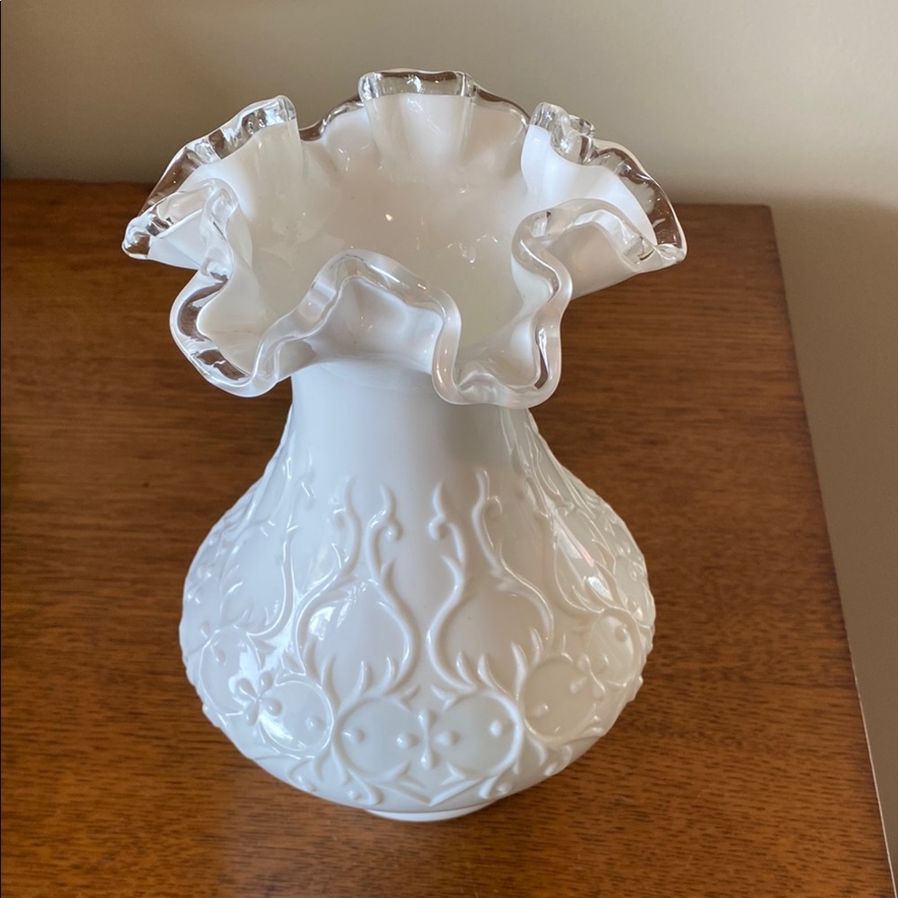 Fenton Spanish lace vase